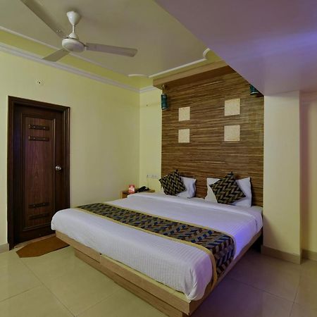 Oyo 2289 Hotel Radha Palace Kukas Екстер'єр фото
