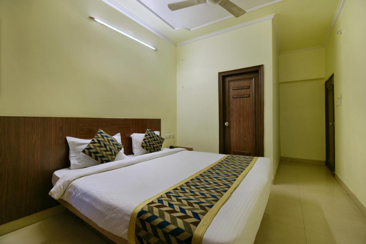 Oyo 2289 Hotel Radha Palace Kukas Екстер'єр фото