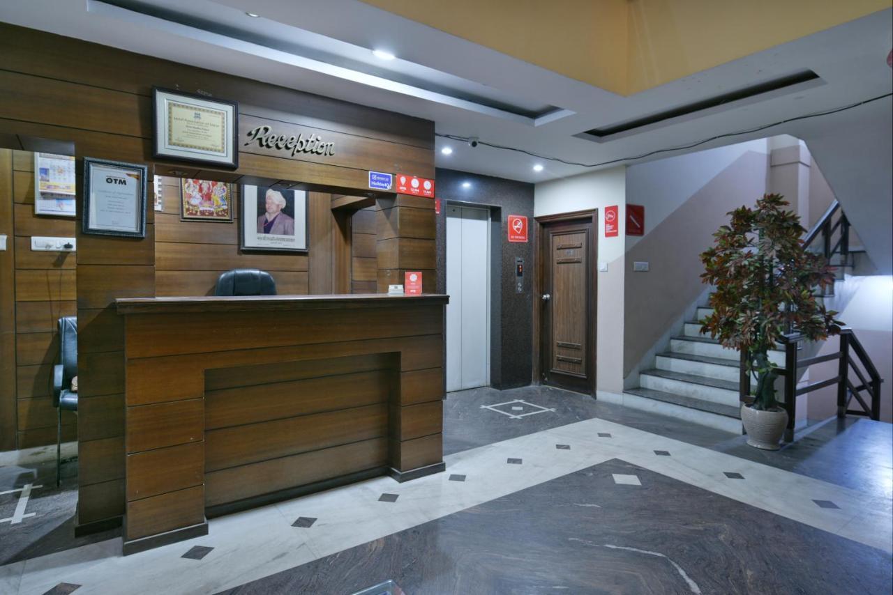 Oyo 2289 Hotel Radha Palace Kukas Екстер'єр фото